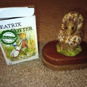 Beatrix Potter figurine Tomasina Tittlemouse